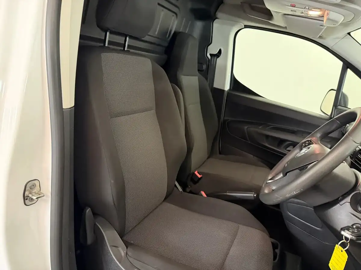 2021-vauxhall-combo-15cdti-dynamic-2300-100pseu6dt-l1h1-panel-big-25