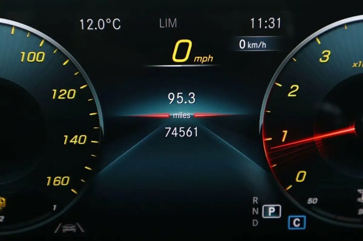 2020-mercedes-benz-cla-13-cla-200-amg-line-premium-coupe-4d-7g-dct-big-17