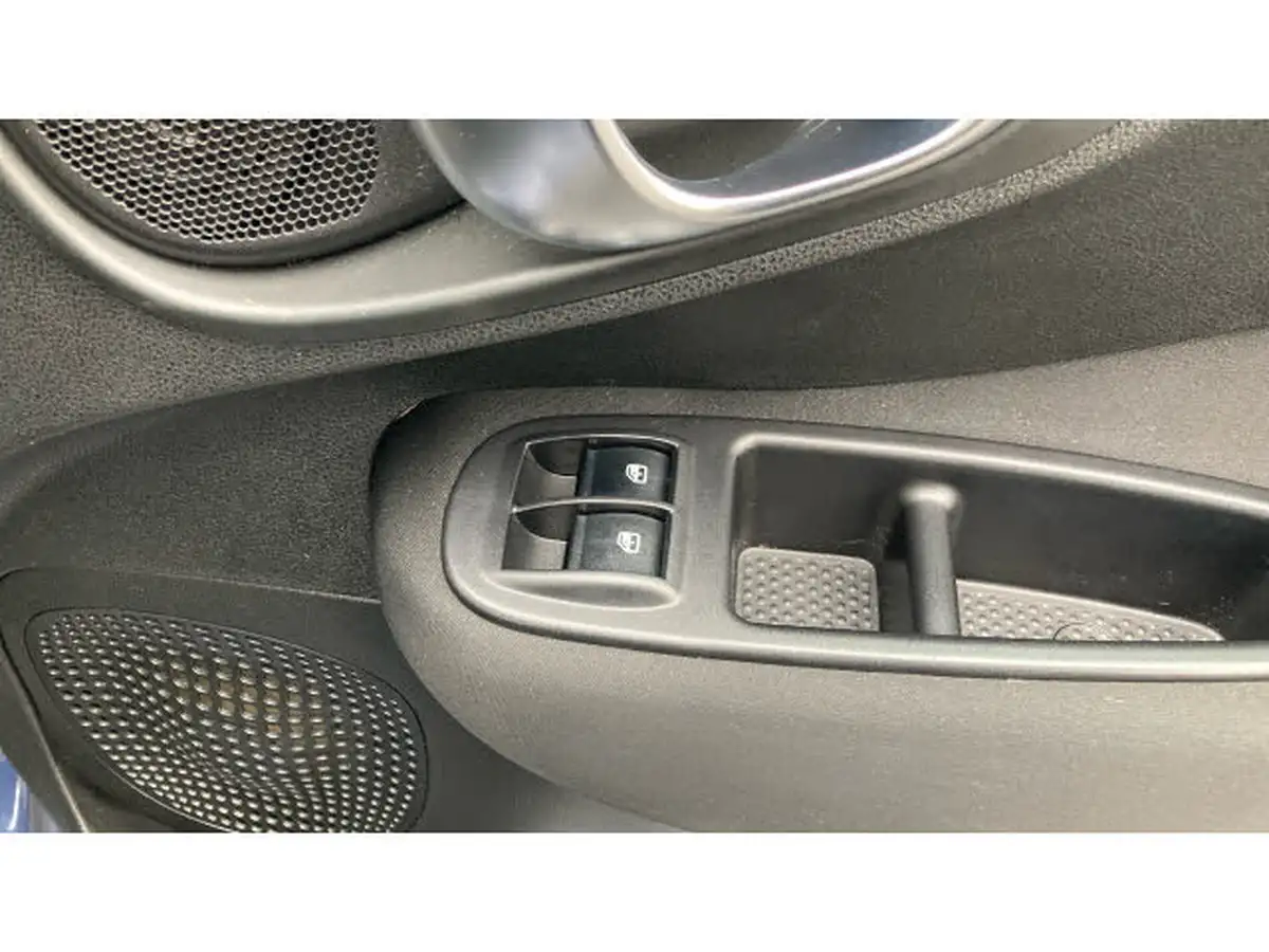 2019-fiat-500l-14-city-cross-big-26