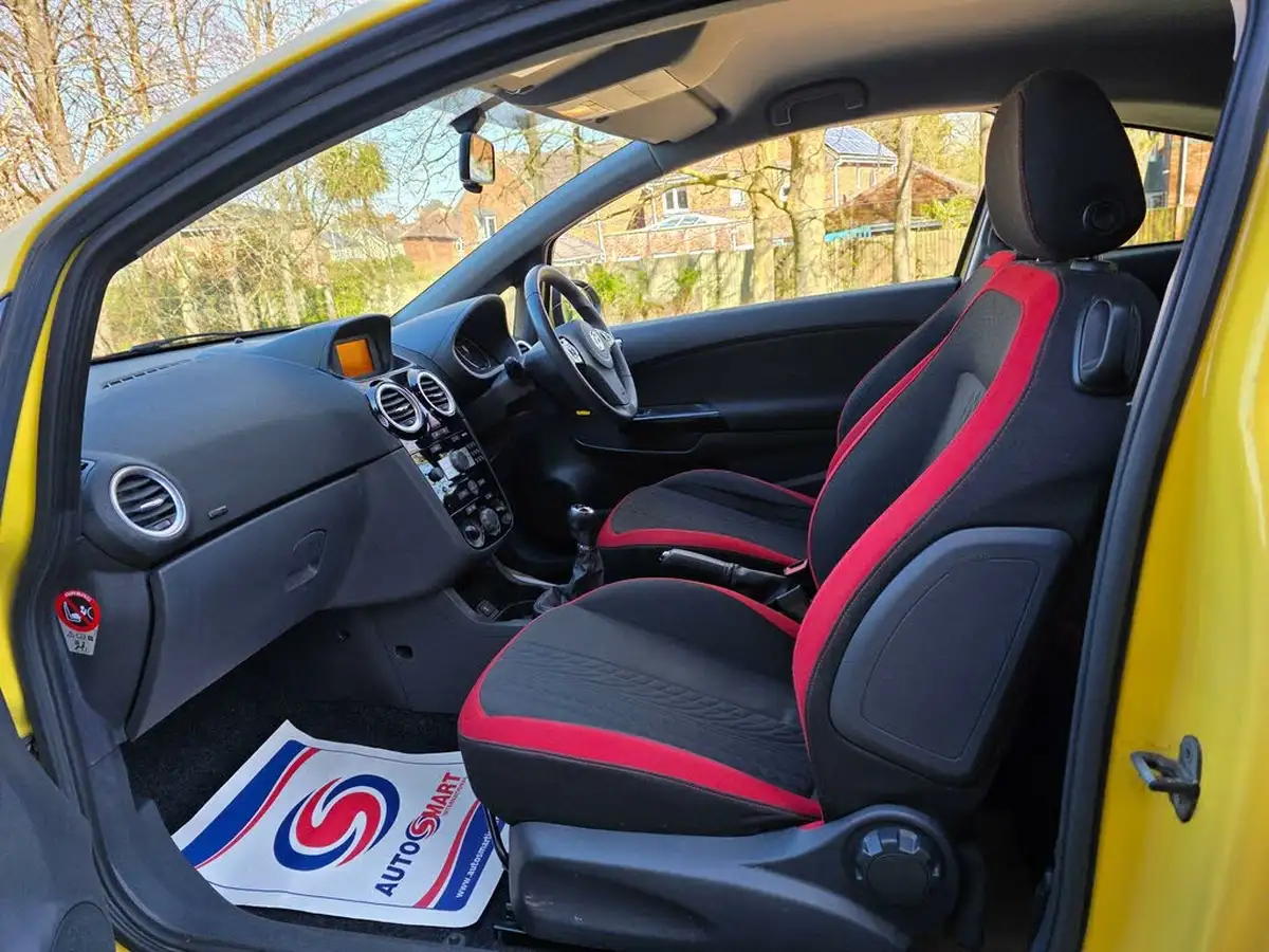 2014-vauxhall-corsa-14-sri-16v-100ps-ac-3d-1398cc-big-9