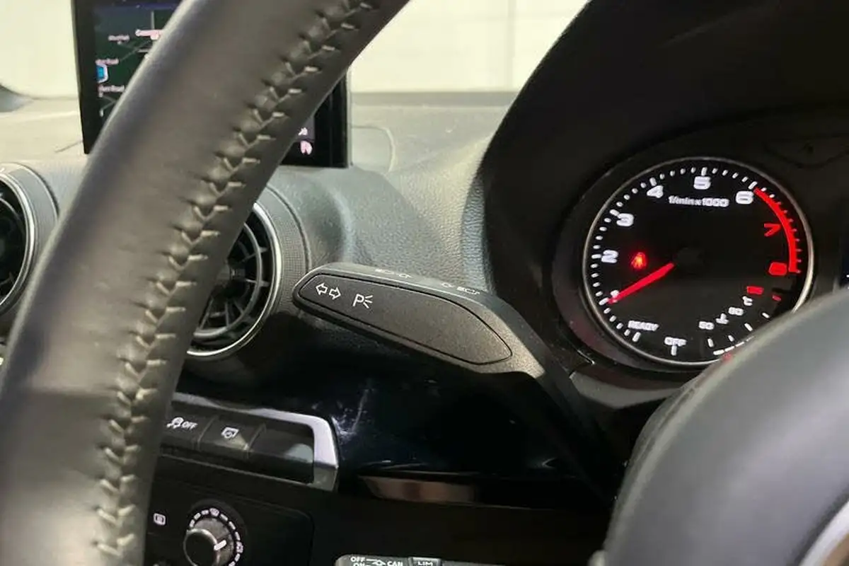 2019-audi-q2-10-30-tfsi-black-edition-big-13