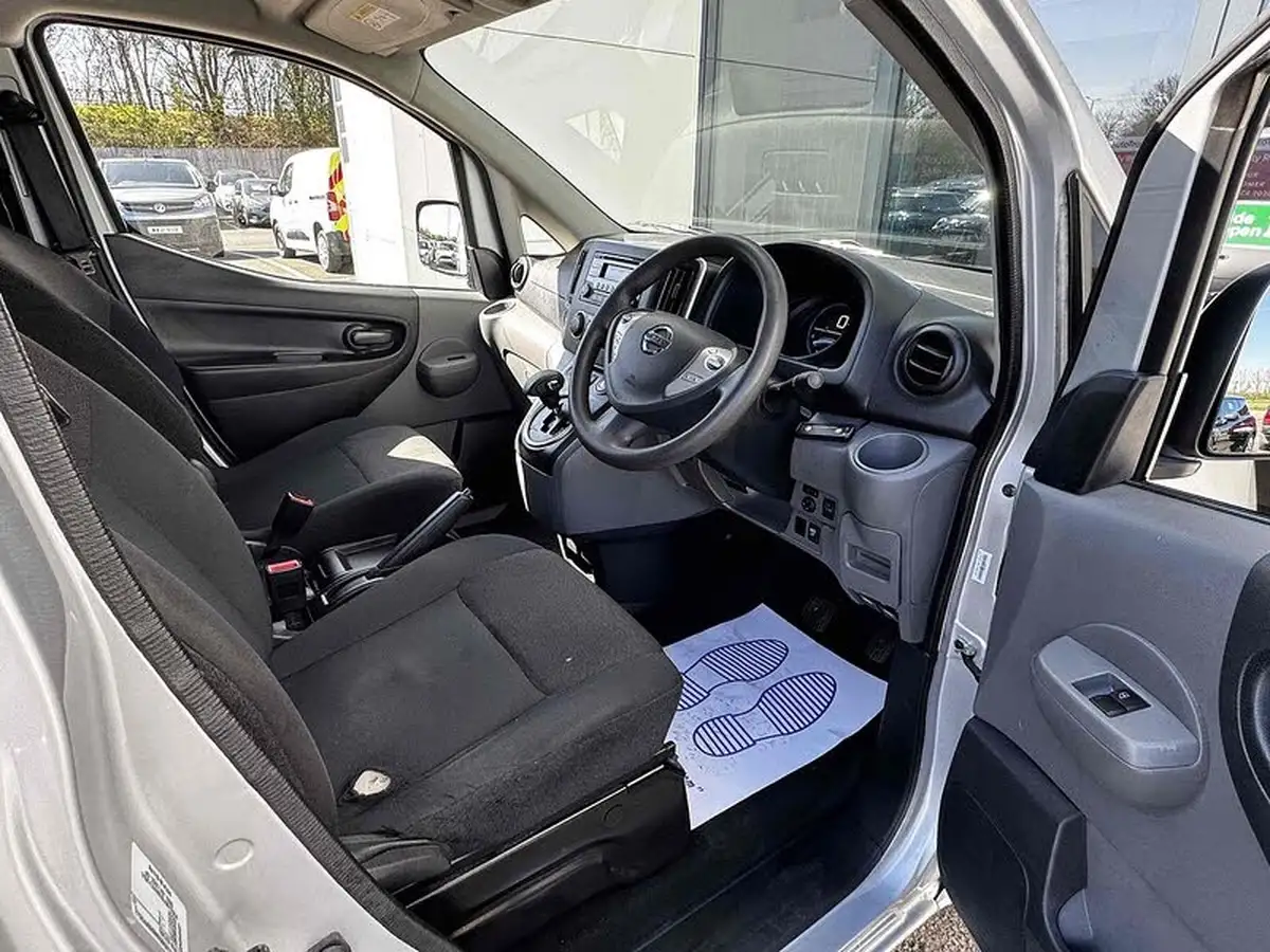 2019-nissan-env200-e-acenta-panel-van-auto-big-22