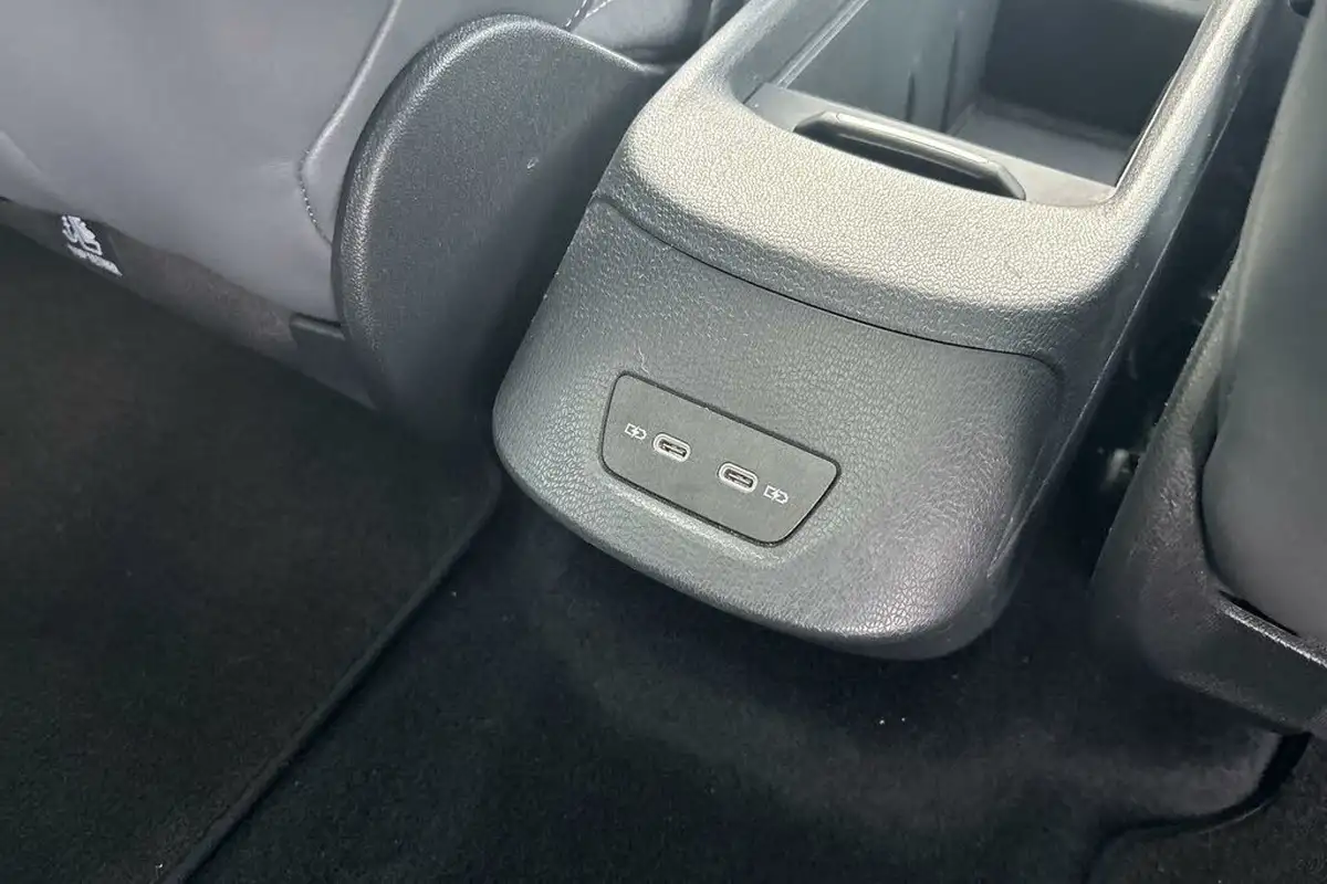 2021-volkswagen-id3-e-family-145ps-big-52