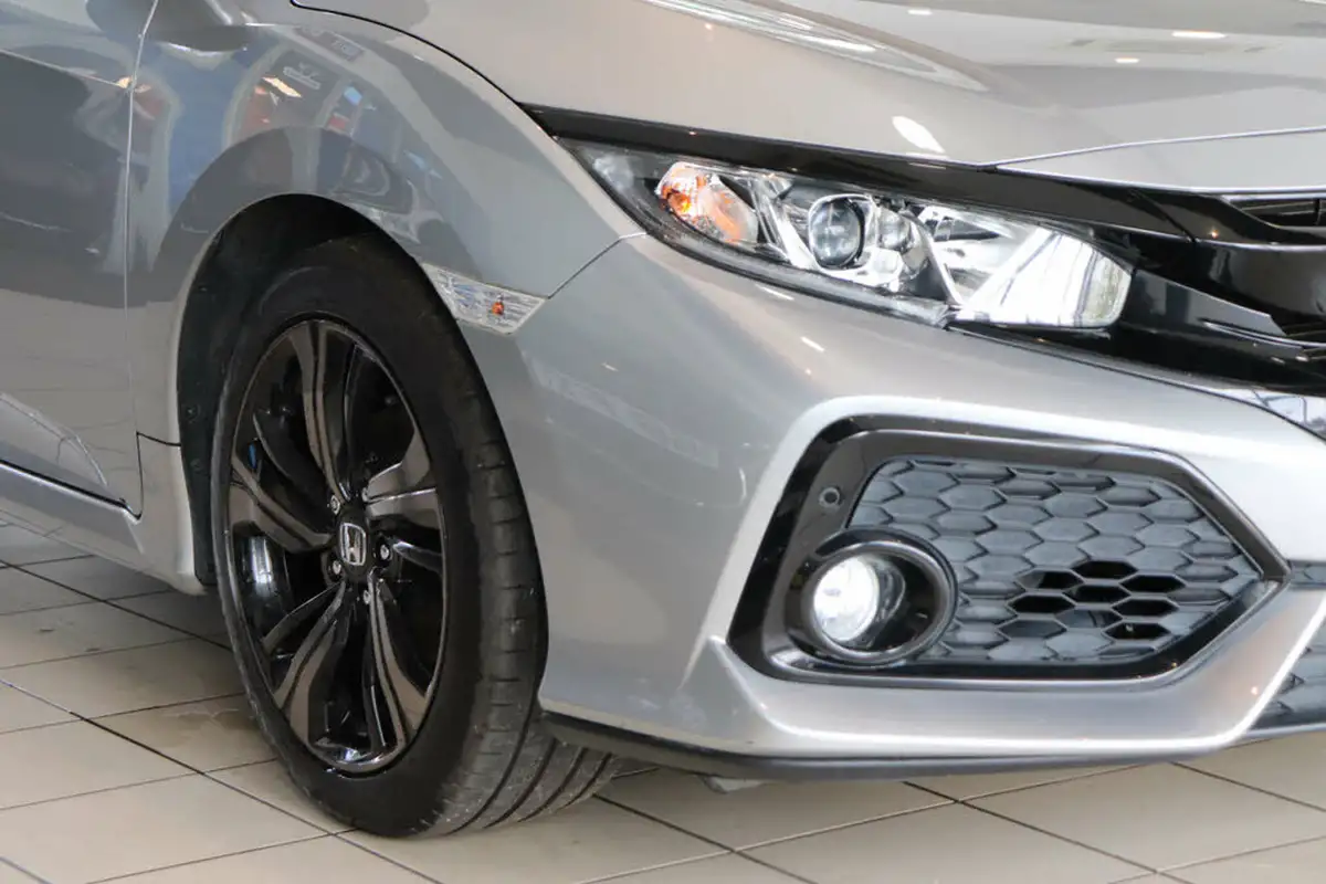 2017-honda-civic-10-vtec-turbo-sr-cvt-big-56