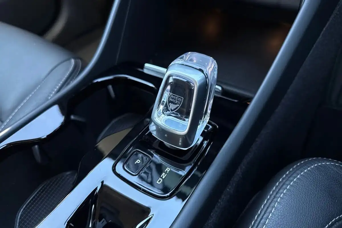 2020-volvo-xc40-15-t5-inscription-plug-in-hybrid-big-22