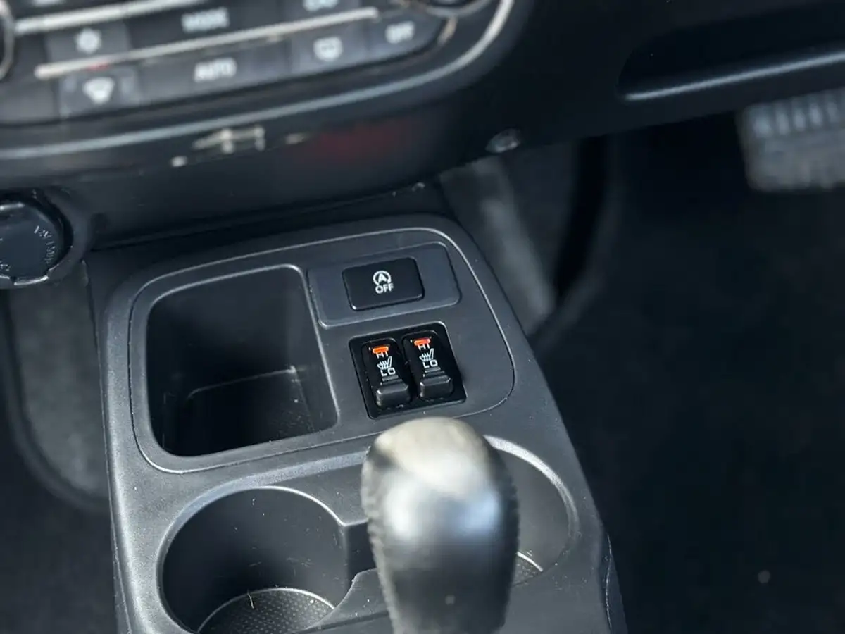 2017-mitsubishi-mirage-12-juro-leather-cvt-big-9
