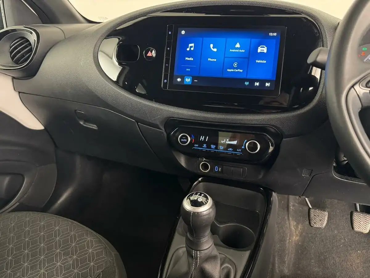 2024-toyota-aygo-x-10-vvt-i-edge-big-20