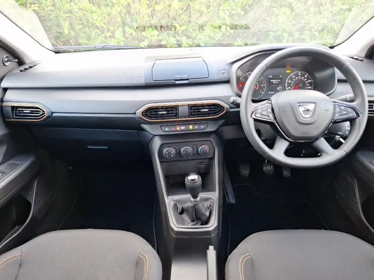 2021-dacia-sandero-stepway-10-tce-essential-90bhp-big-2