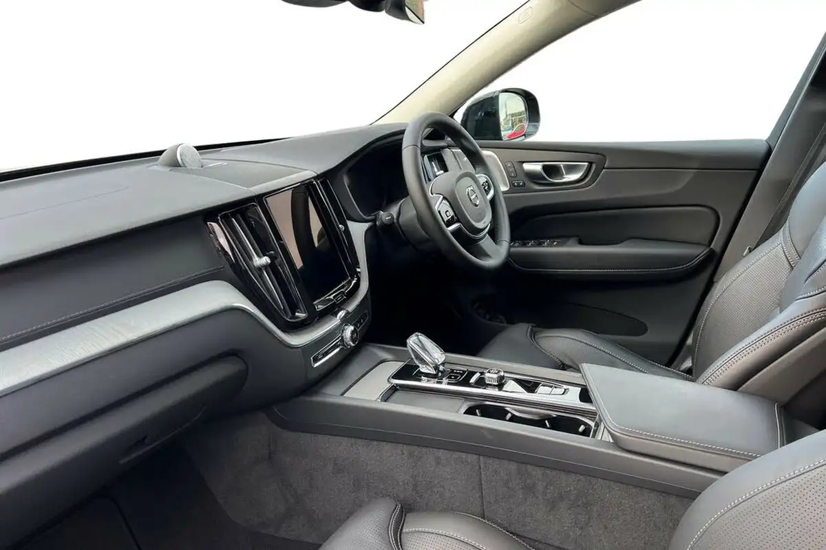 2024-volvo-xc60-20-t8-ultimate-dark-big-1