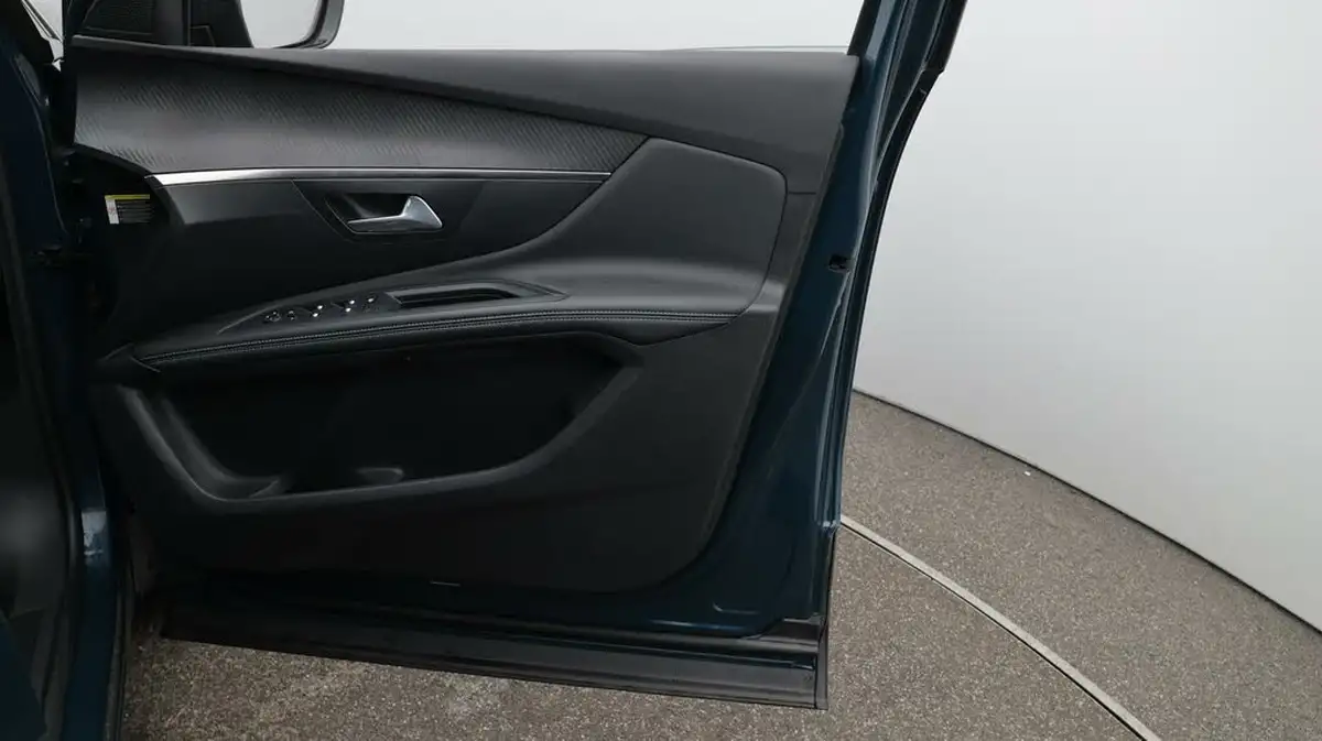2022-peugeot-3008-suv-16-puretech-allure-225bhp-hybrid-e-eat8-big-15