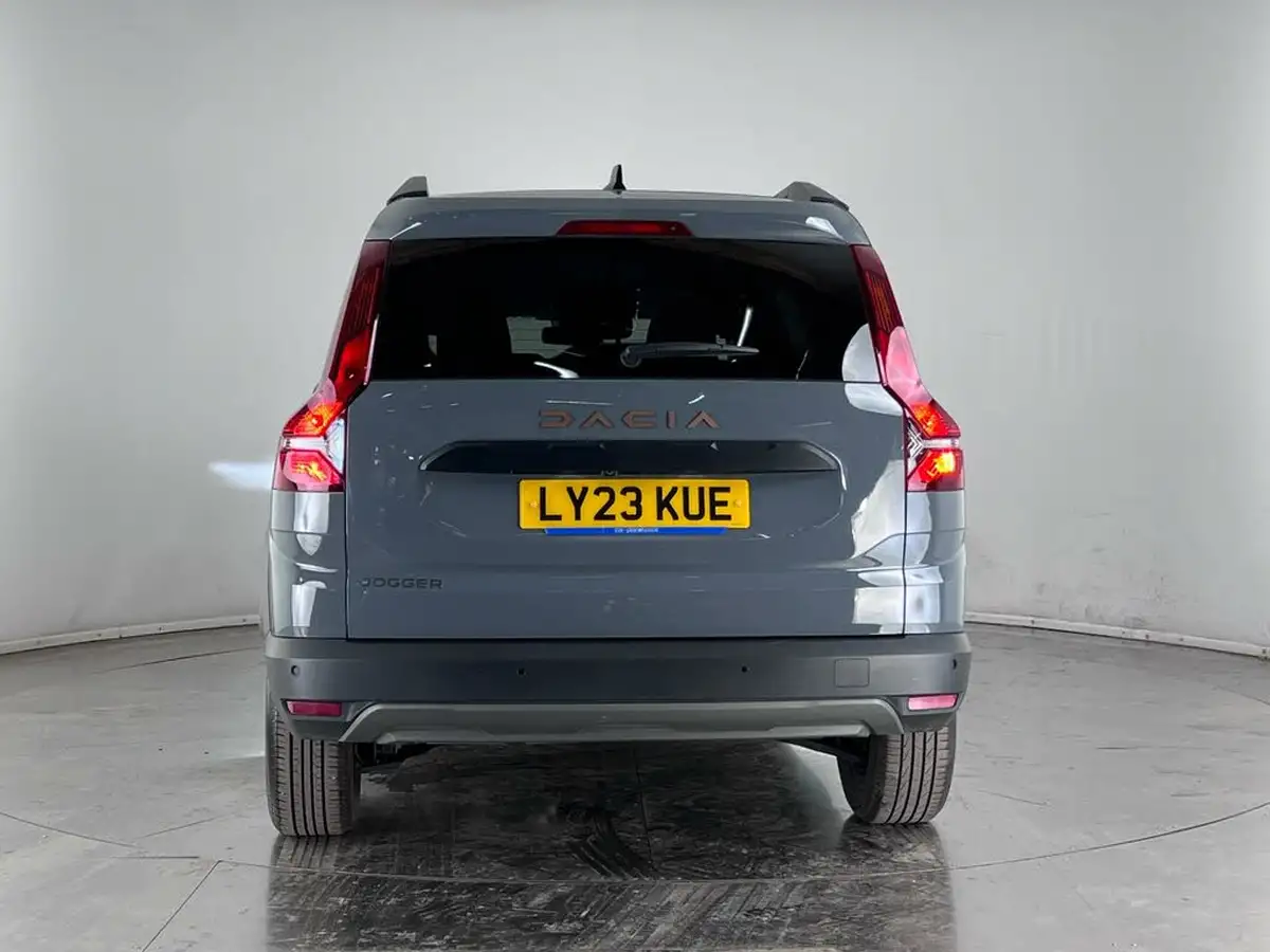 2023-dacia-jogger-10-tce-extreme-big-6