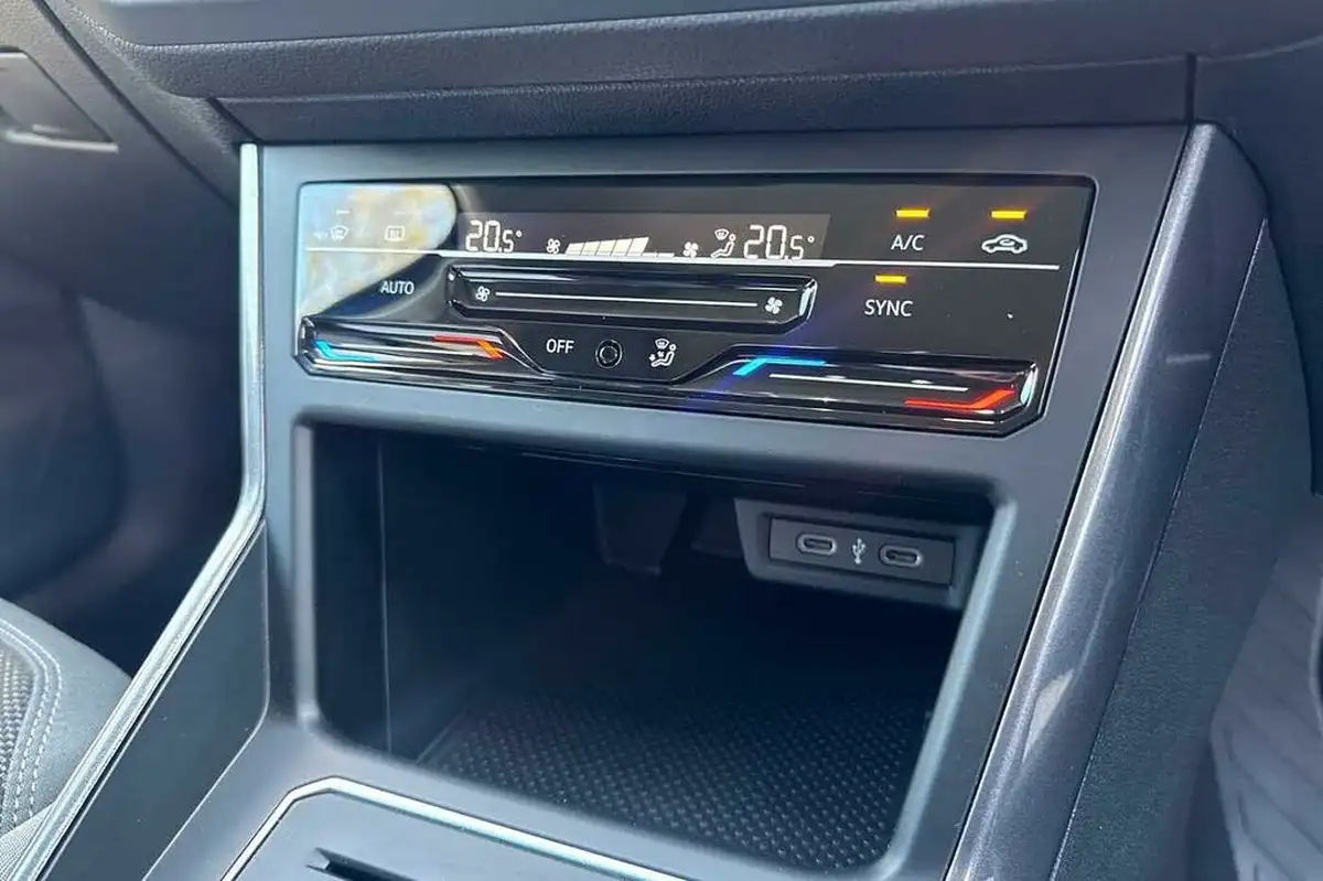 2023-volkswagen-polo-10-tsi-style-big-24