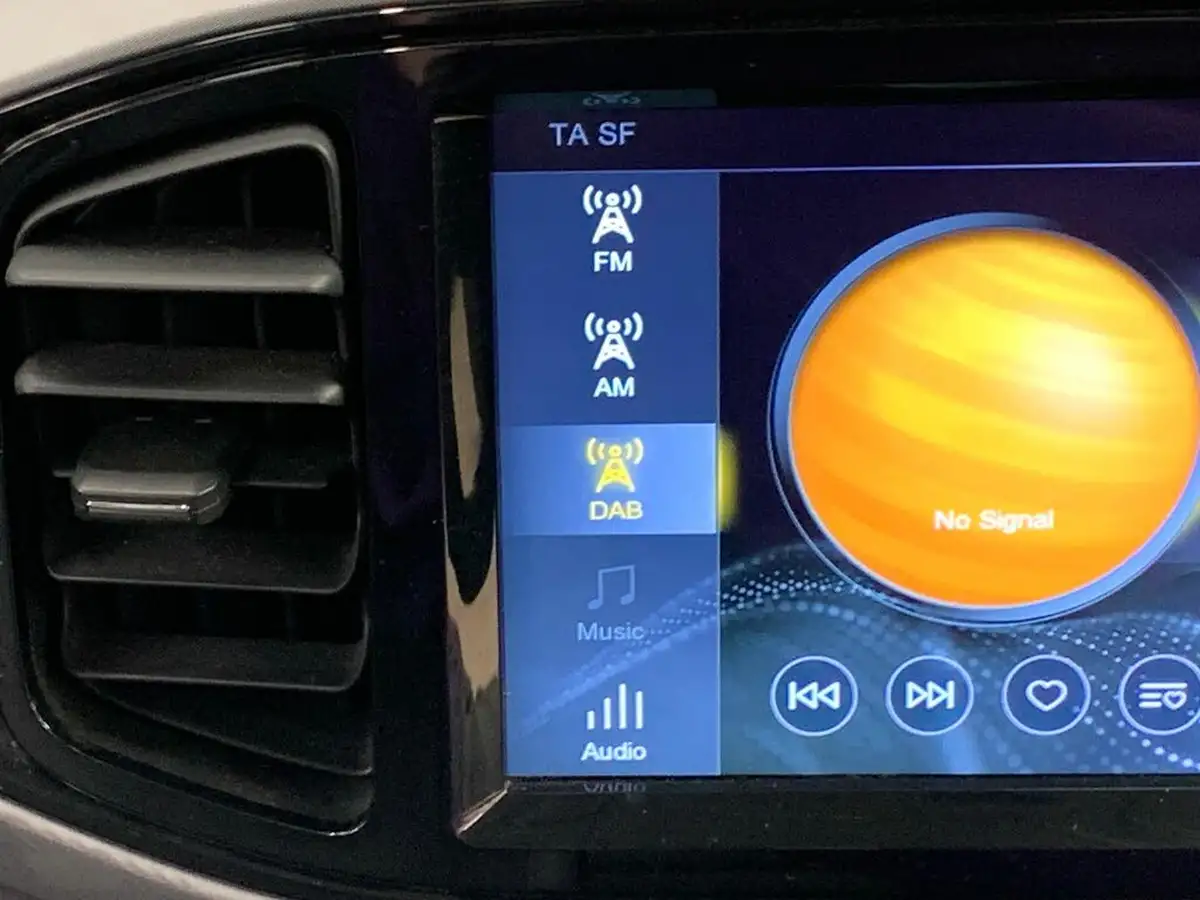 2023-mg-mg3-15-vti-tech-exclusive-nav-big-14