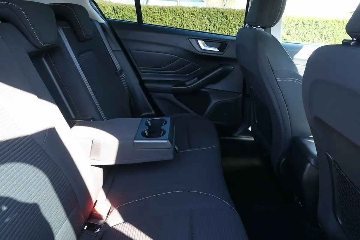 2019-ford-focus-10t-titanium-ss-hatchback-big-29