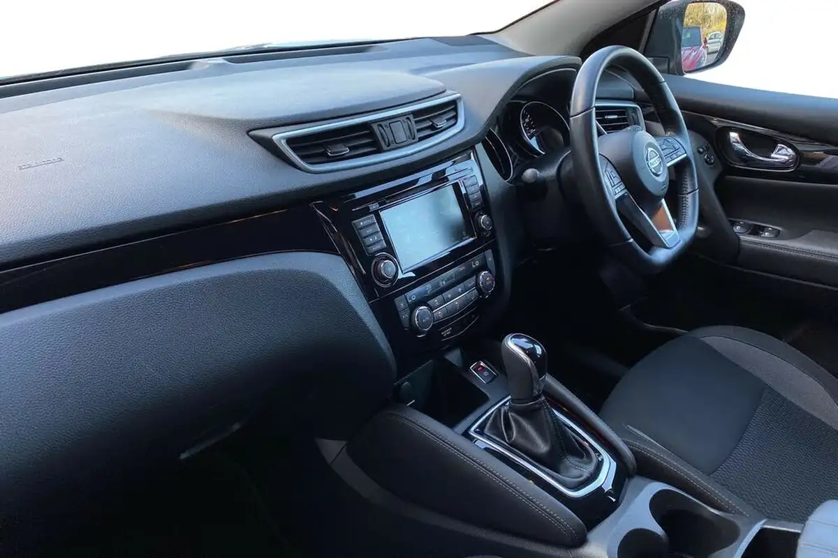 2019-nissan-qashqai-15dci-acenta-premium-17in-alloys-dct-big-8