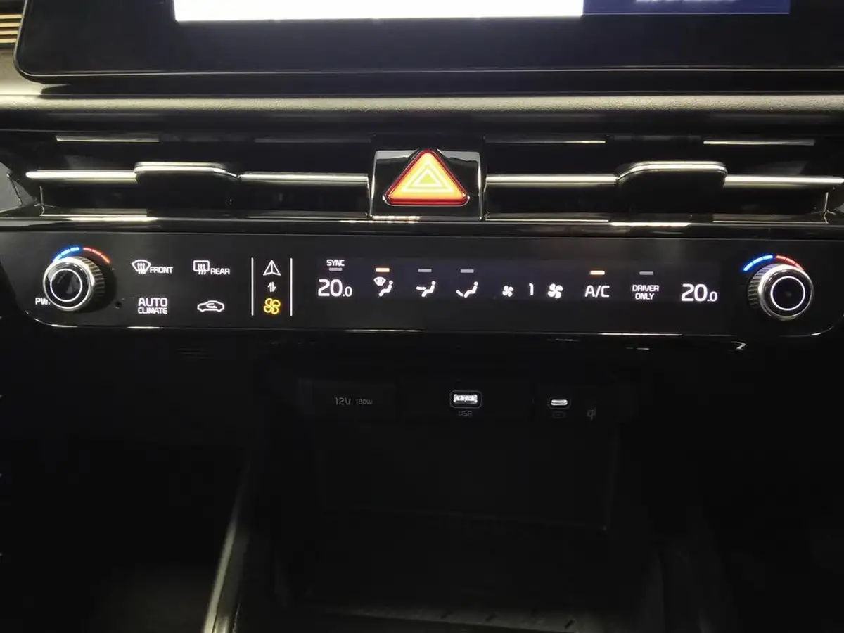 2024-kia-niro-ev-e-3-big-18