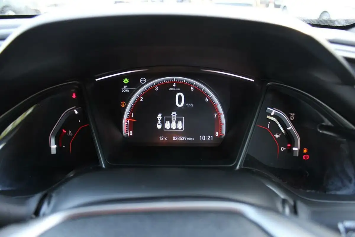 2018-honda-civic-15-vtec-turbo-sport-ss-big-17