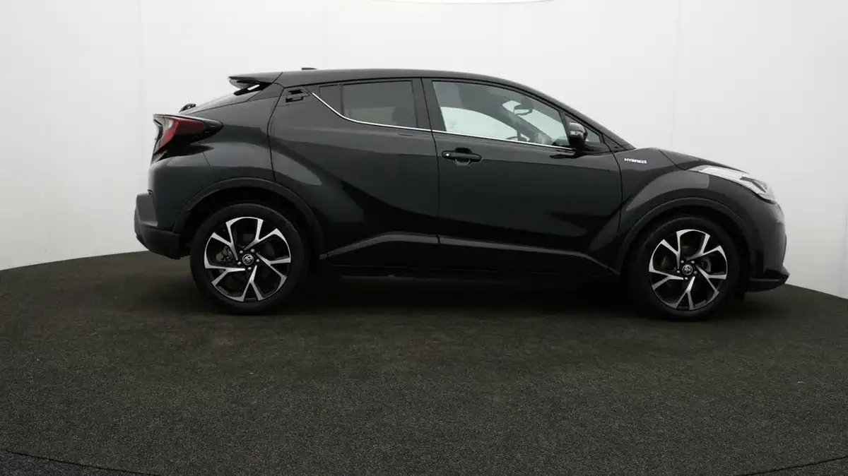 2022-toyota-c-hr-18-vvt-i-design-big-44