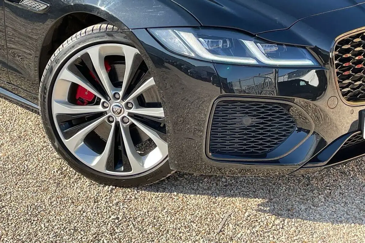 2024-jaguar-xf-20-p300-300-sport-saloon-4d-big-6