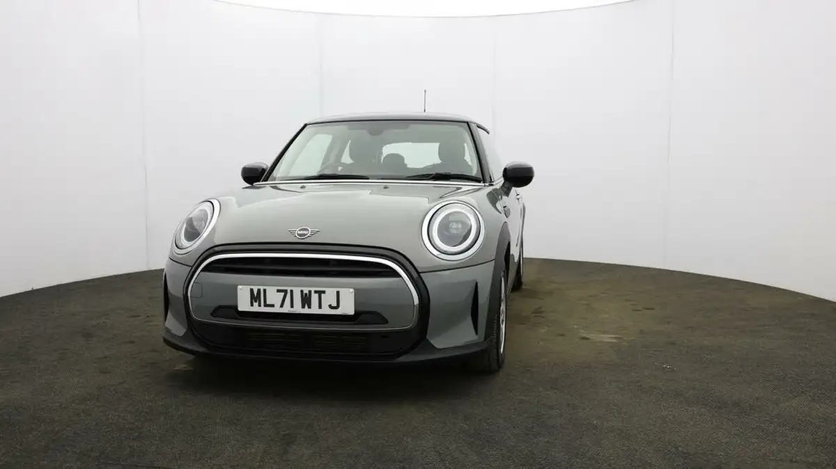 2021-mini-cooper-15-cooper-classic-hatchback-3d-big-32