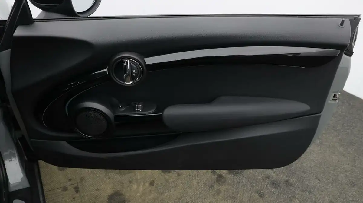 2021-mini-cooper-15-cooper-classic-hatchback-3d-big-14