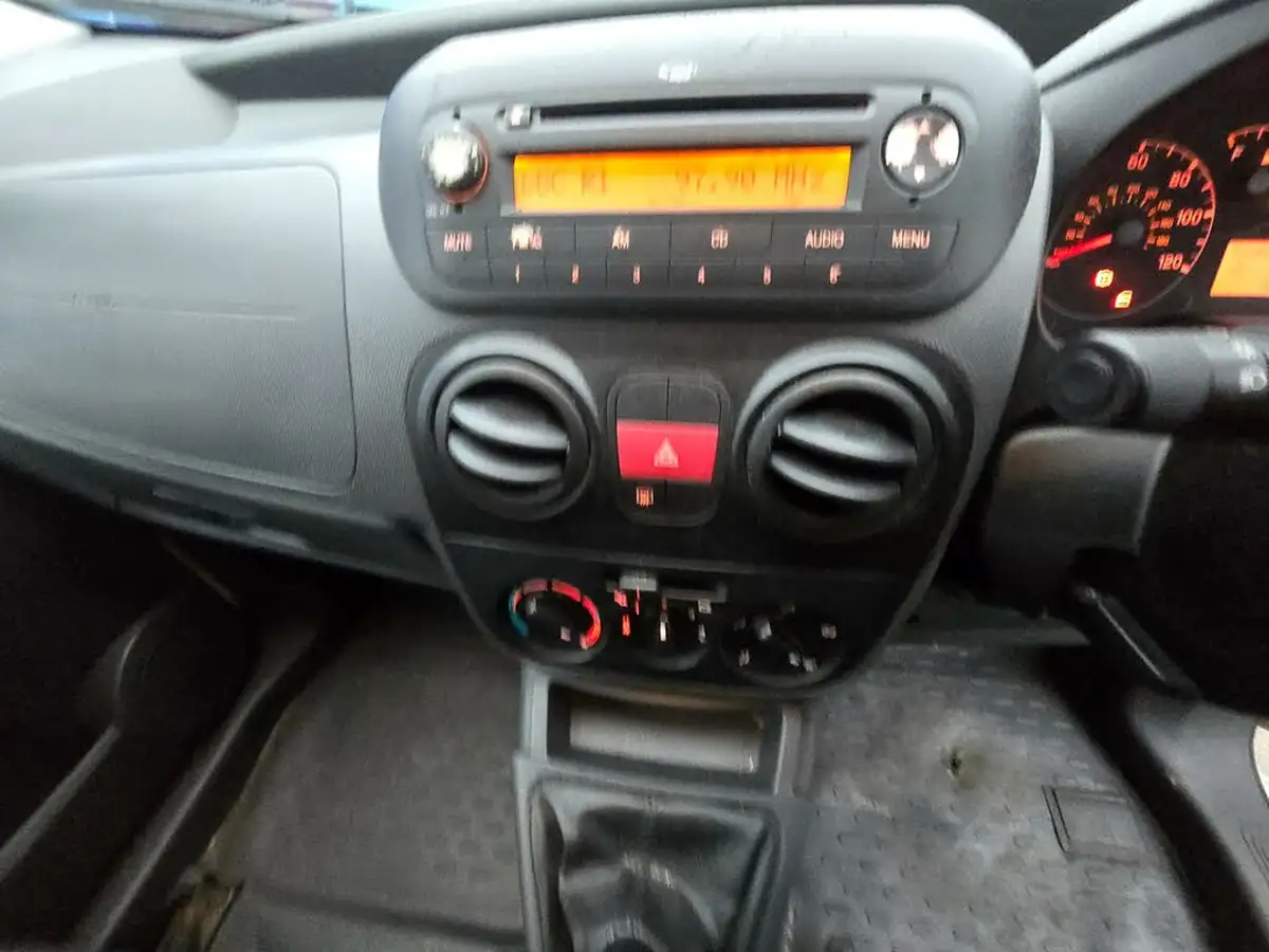 2011-fiat-qubo-big-17