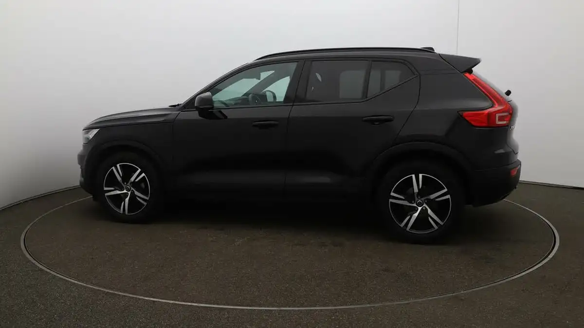 2020-volvo-xc40-15-t3-r-design-big-55