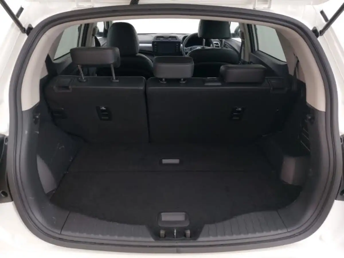 2024-kgm-ssangyong-tivoli-15-k40-big-7