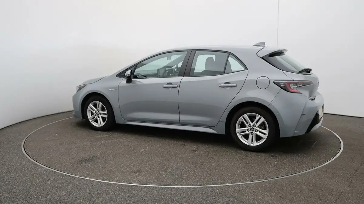 2021-toyota-corolla-18-vvt-i-icon-tech-spare-wheel-hatchback-5d-big-39