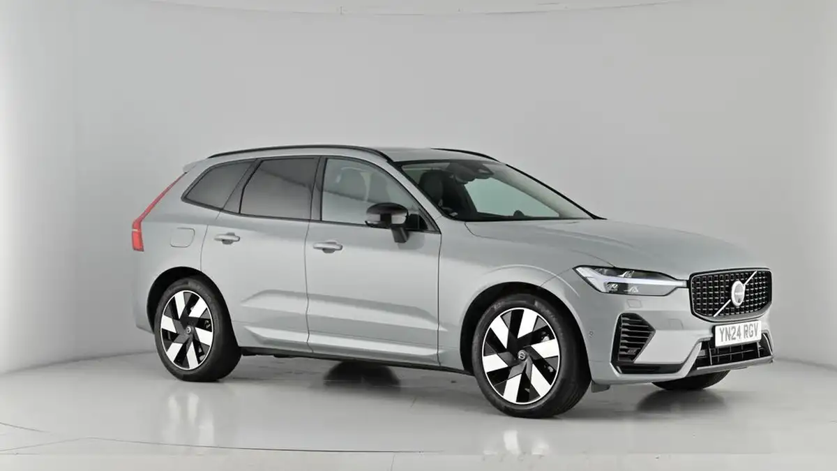 2024-volvo-xc60-20-t8-ultimate-dark-big-76