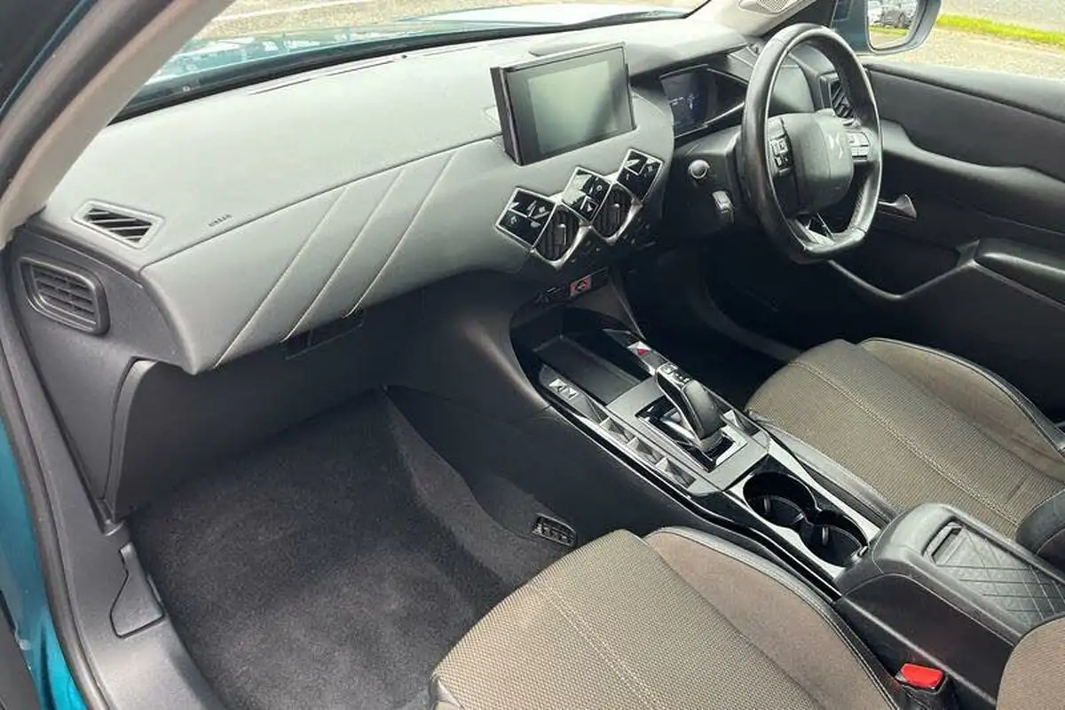 2022-ds-ds-3-crossback-e-tense-bastille-big-12