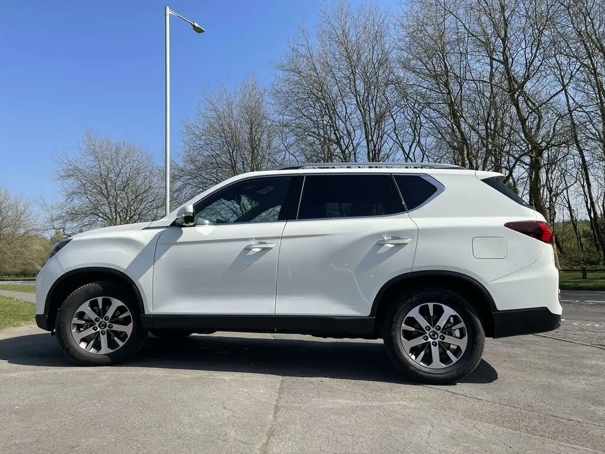 2025-kgm-ssangyong-rexton-22td-k40-big-4