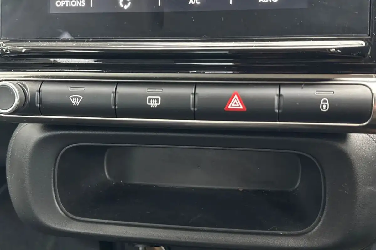 2023-citroen-c3-12-puretech-shine-plus-83ps-ss-big-40