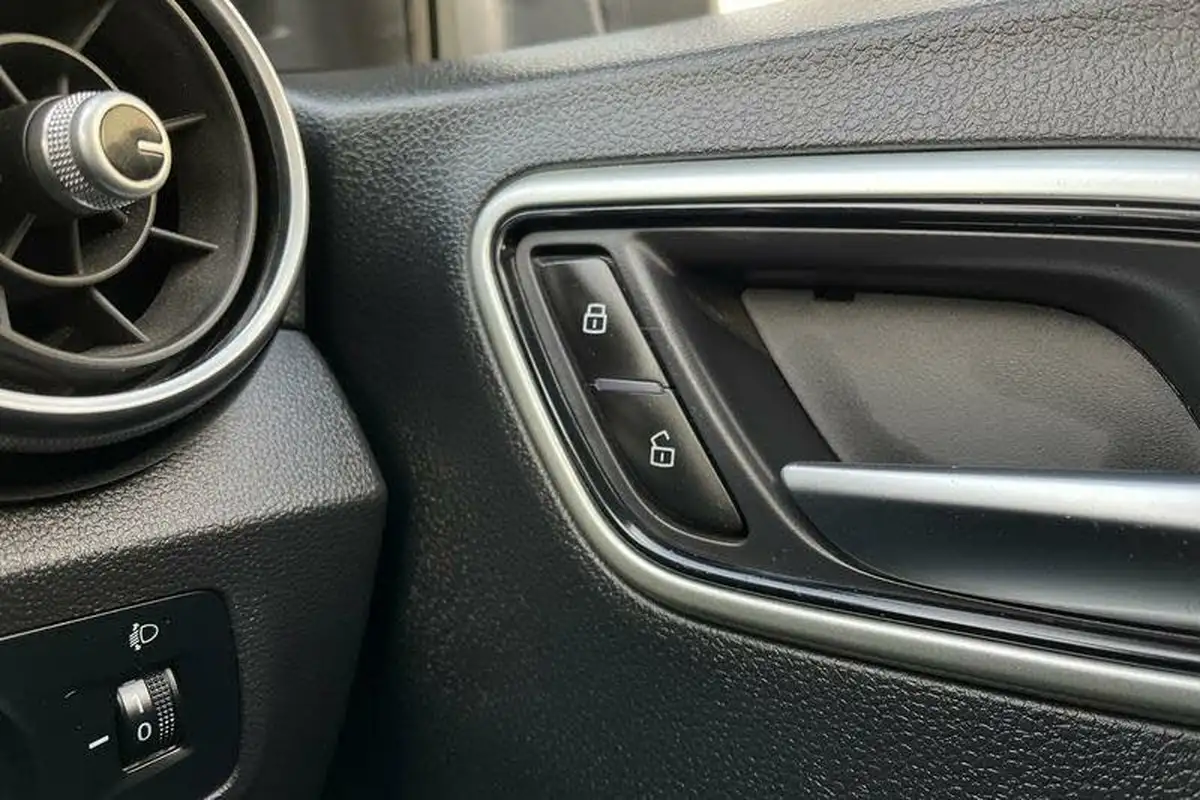 2020-mg-zs-suv-e-exclusive-ev-big-23
