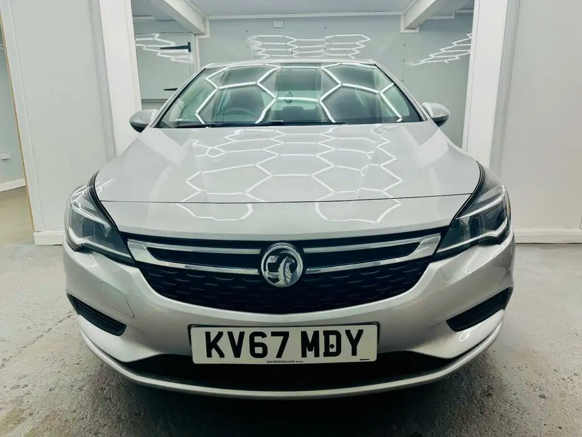 2017-vauxhall-astra-16cdti-design-110ps-hatchback-big-23