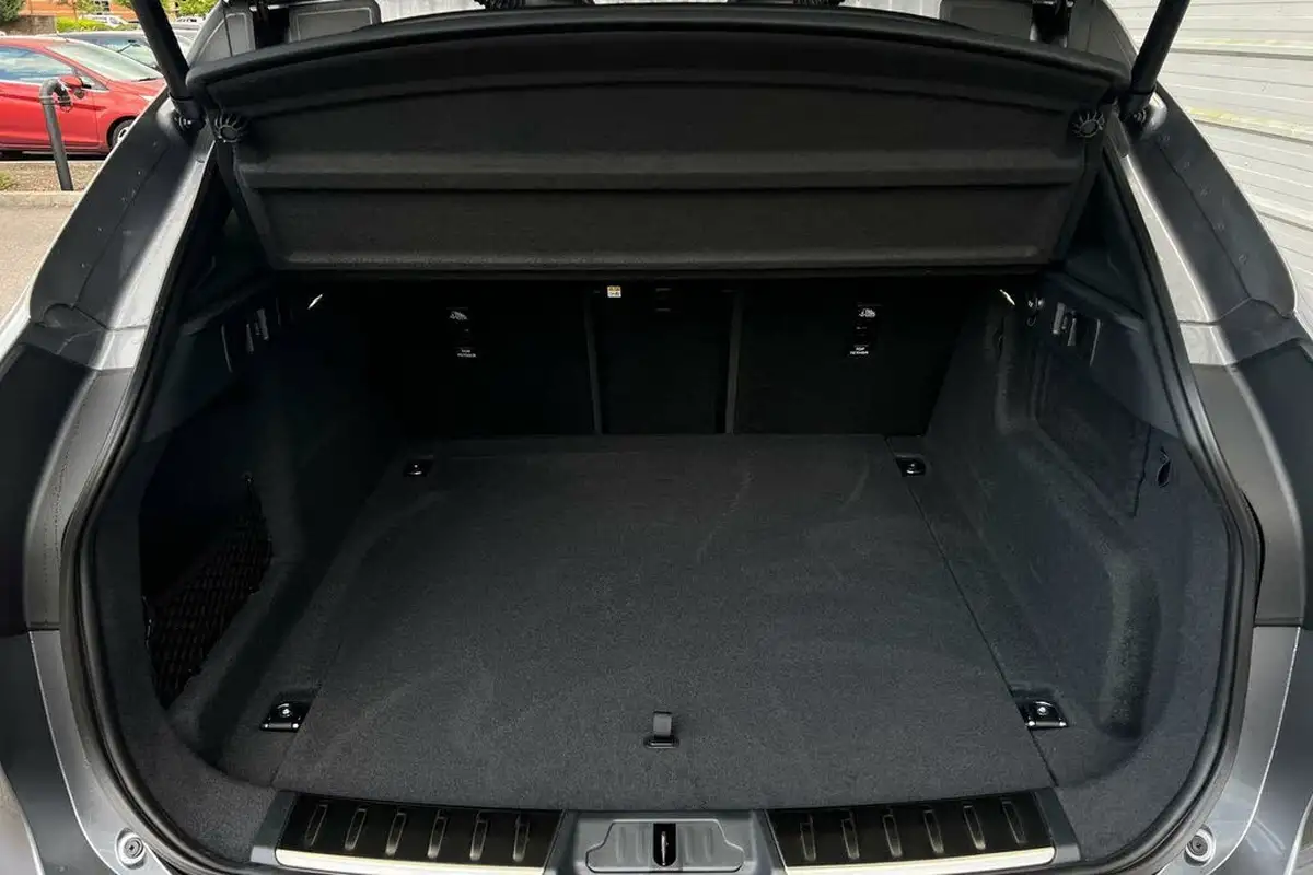 2024-jaguar-f-pace-20-d200-r-dynamic-se-black-90th-anniversary-edition-big-26
