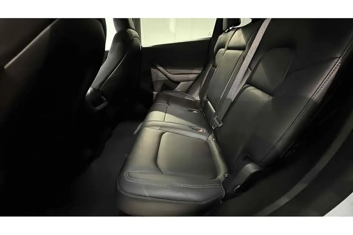 2023-tesla-model-y-e-long-range-big-42