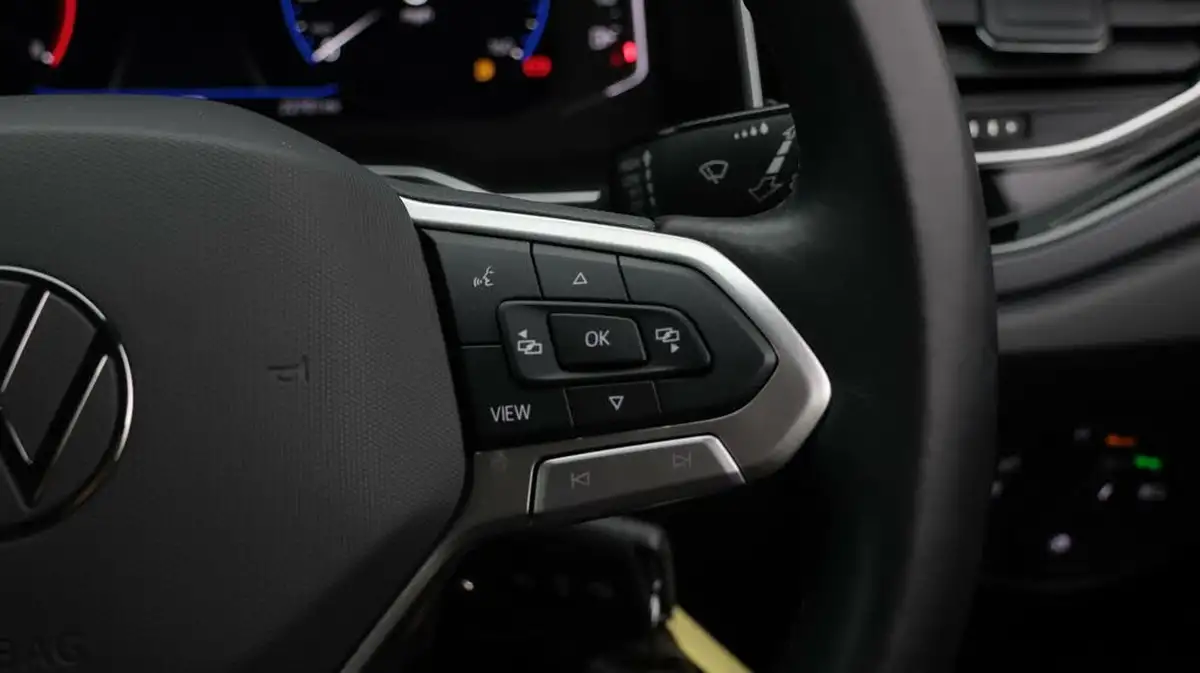 2022-volkswagen-polo-10-tsi-r-line-95ps-big-23