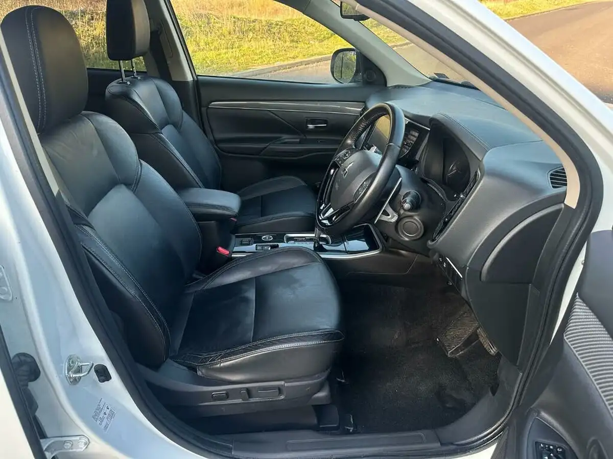 2019-mitsubishi-outlander-20-exceed-big-17