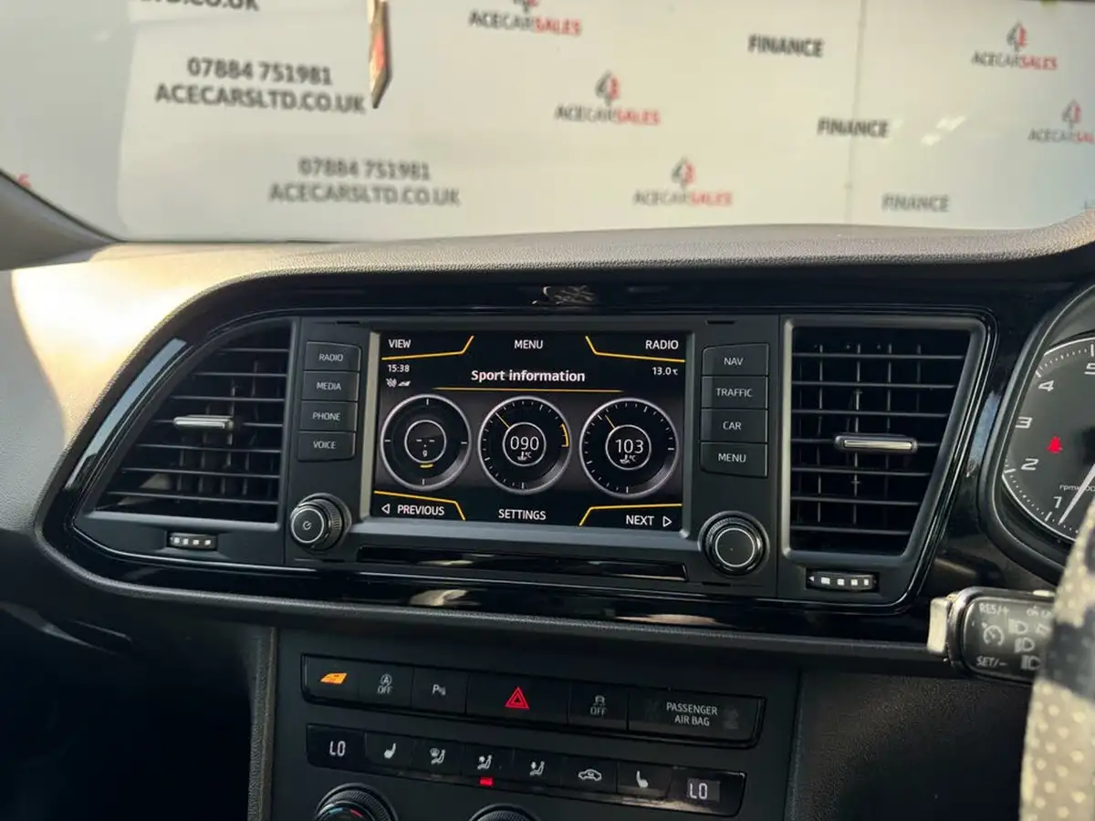 2016-seat-leon-20-tsi-cupra-290-black-hatchback-5d-big-23