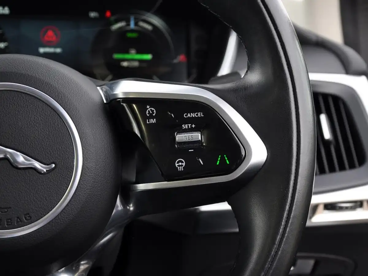 2021-jaguar-i-pace-ev400-se-big-67