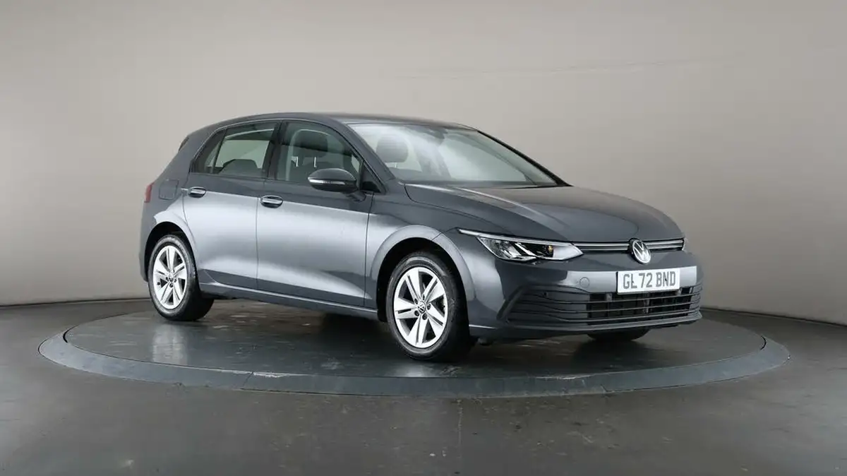 2022-volkswagen-golf-15-tsi-life-130ps-hatchback-big-1