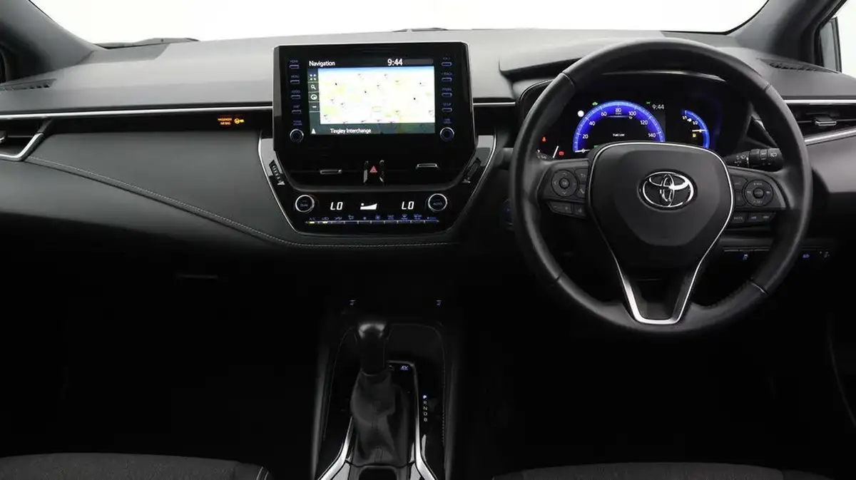 2021-toyota-corolla-18-vvt-i-design-trk-hatchback-5d-big-12