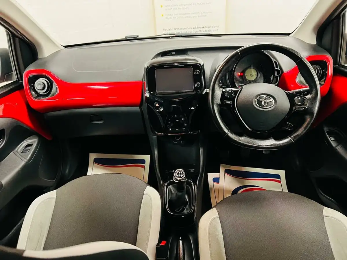 2017-toyota-aygo-10-vvt-i-x-style-71bhp-big-11