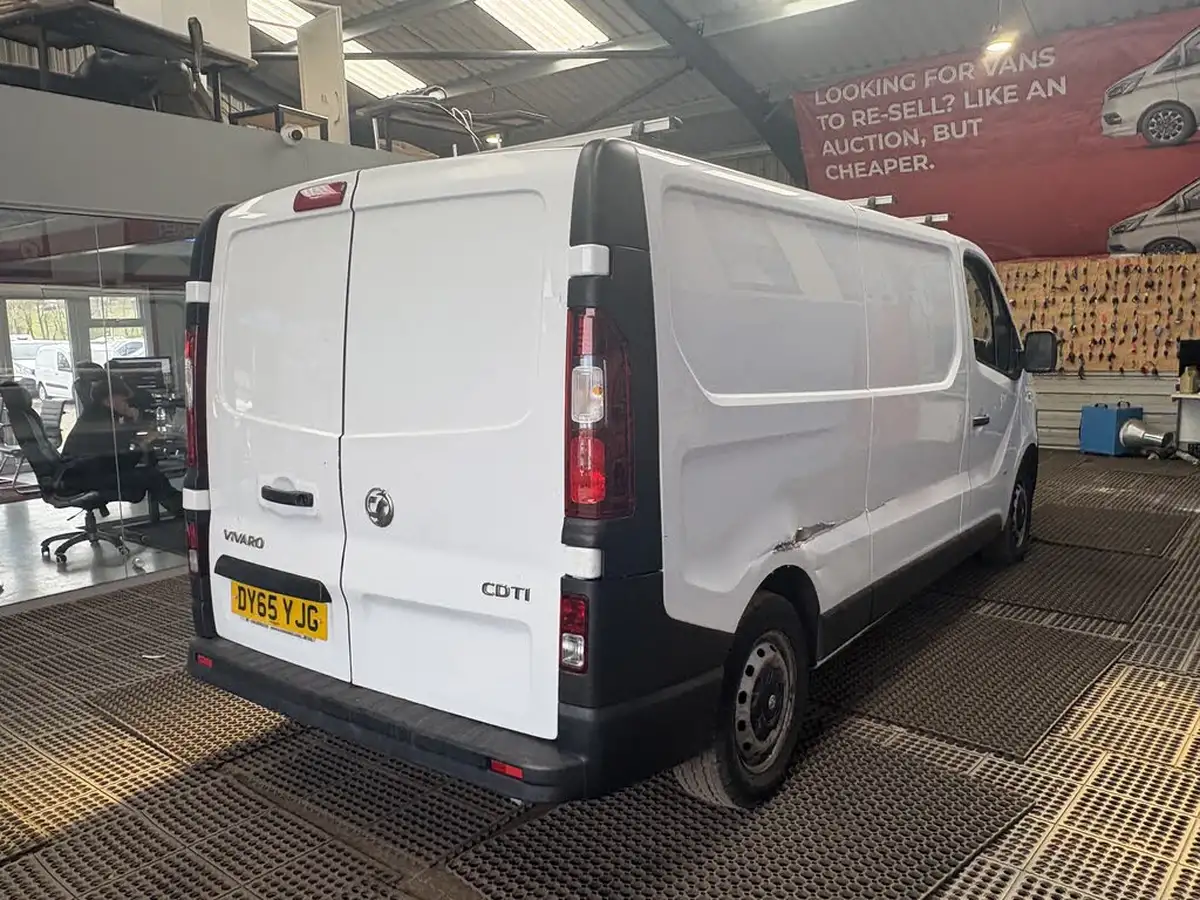 2015-vauxhall-vivaro-16cdti-2900-l2h1-115ps-refrigerated-van-big-4