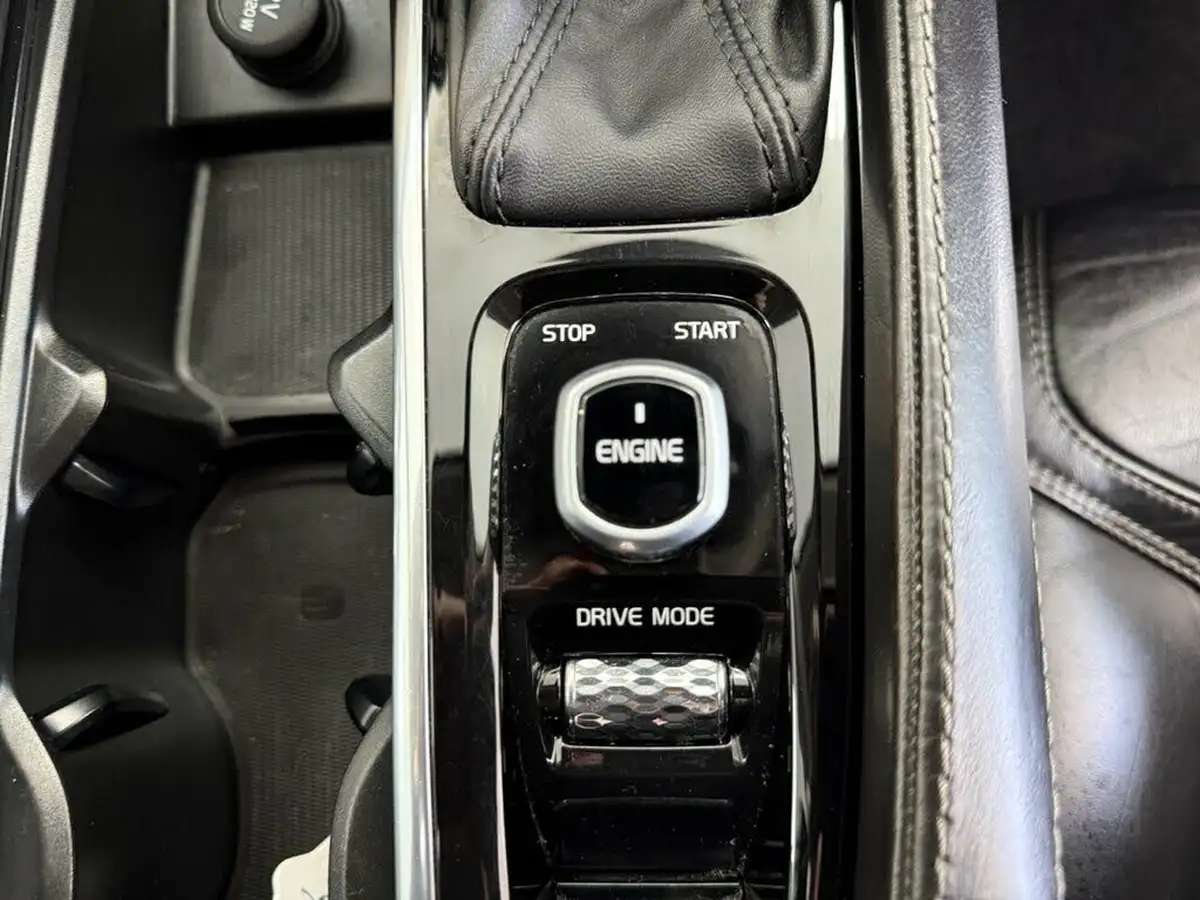 2017-volvo-s90-20td-d5-inscription-big-47