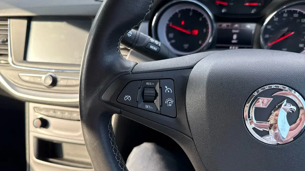 2021-vauxhall-astra-15-turbo-d-business-edition-nav-122ps-hatchback-big-22