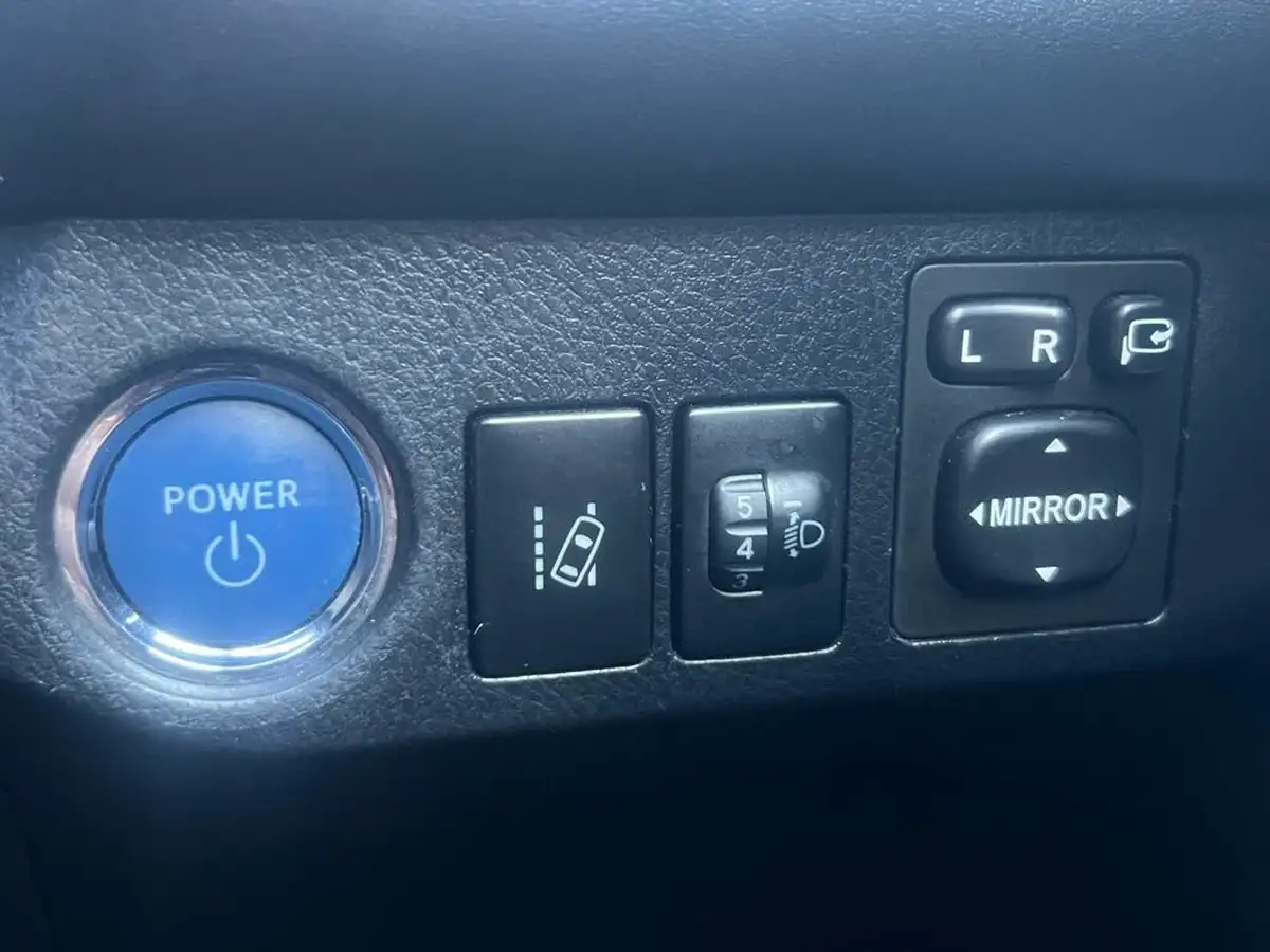 2018-toyota-rav4-25-vvt-i-icon-tech-big-48