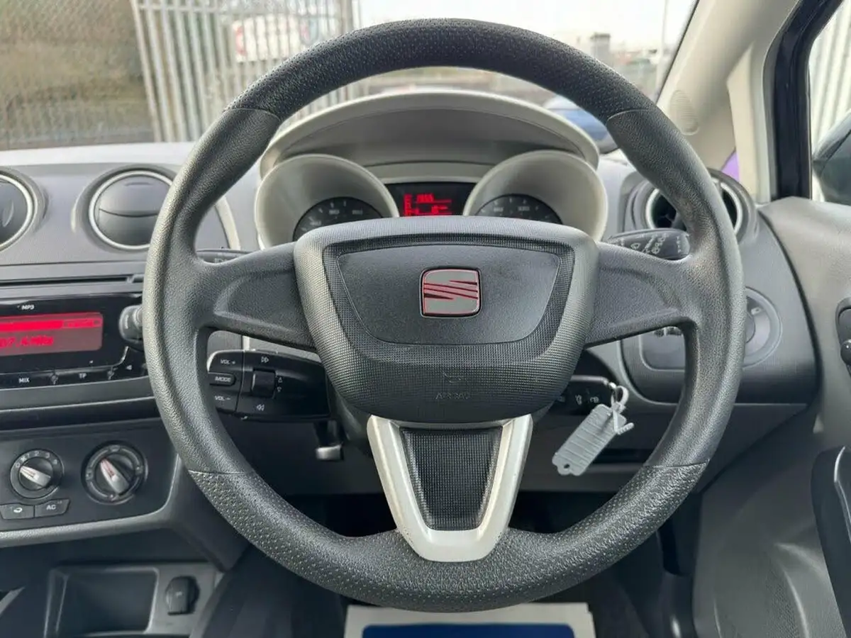 2010-seat-ibiza-14-se-85-sportcoupe-hatchback-3d-big-19