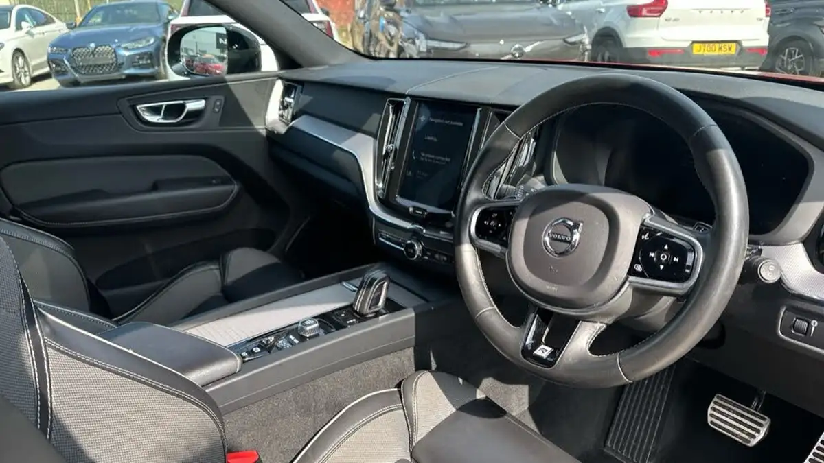 2019-volvo-xc60-20td-b4-r-design-big-4